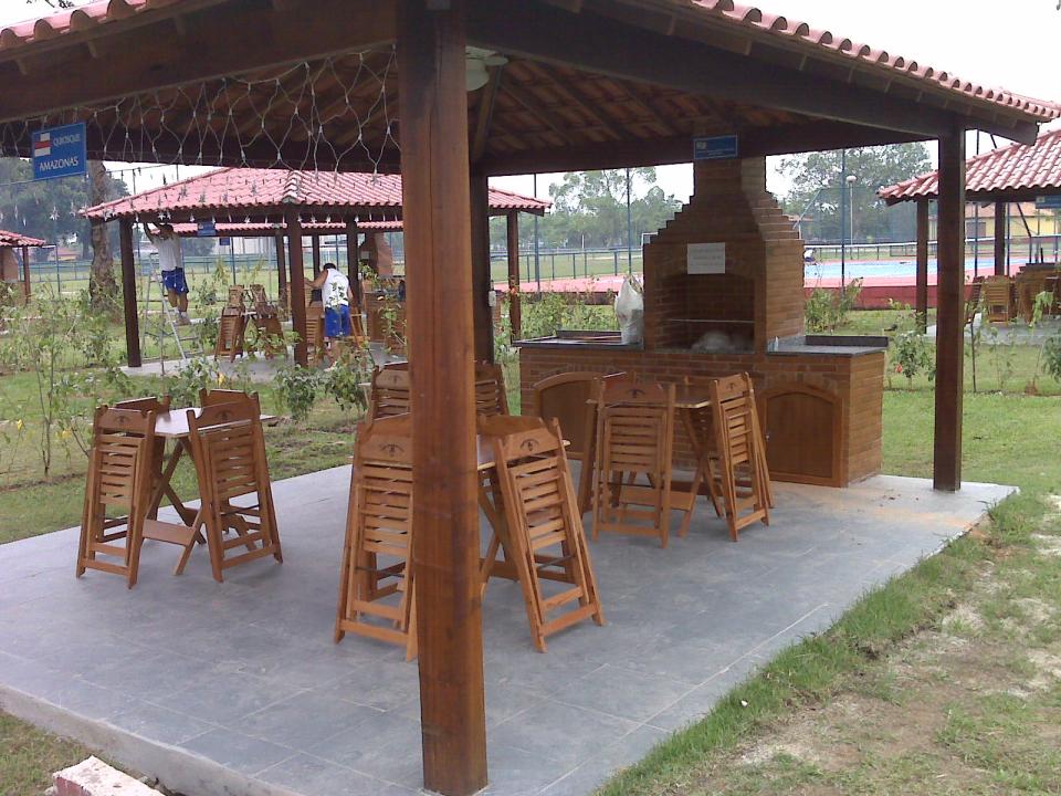 Churrasqueiras e Telhados Coloniais para clubes, condomínios...