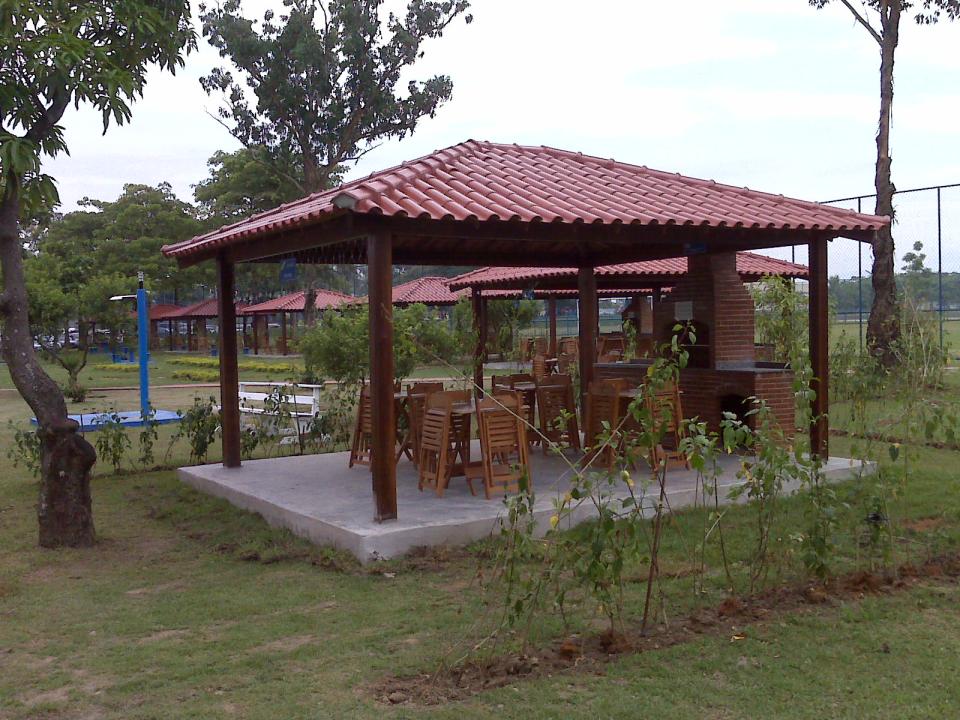 Churrasqueiras e Telhados Coloniais para clubes, condomínios...